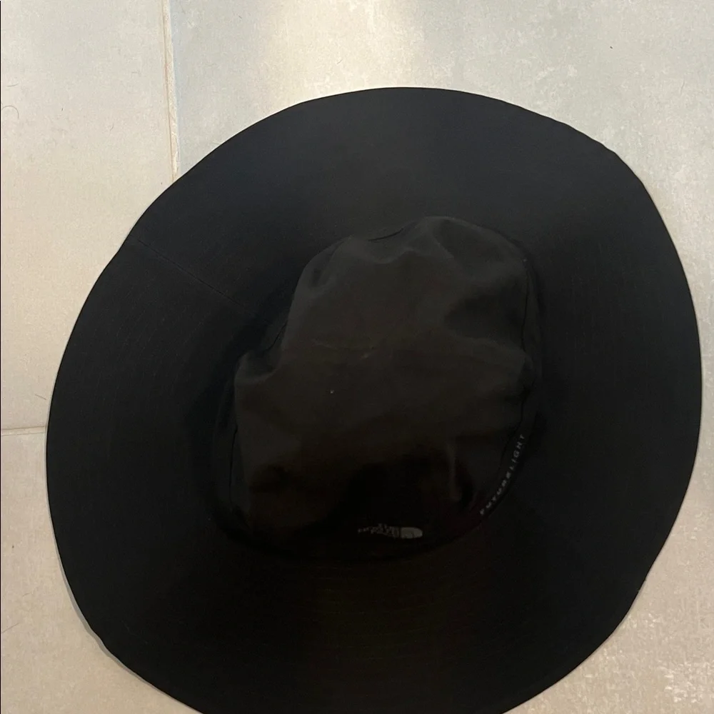 The North Face Black Sun Hat - Picture 3 of 5